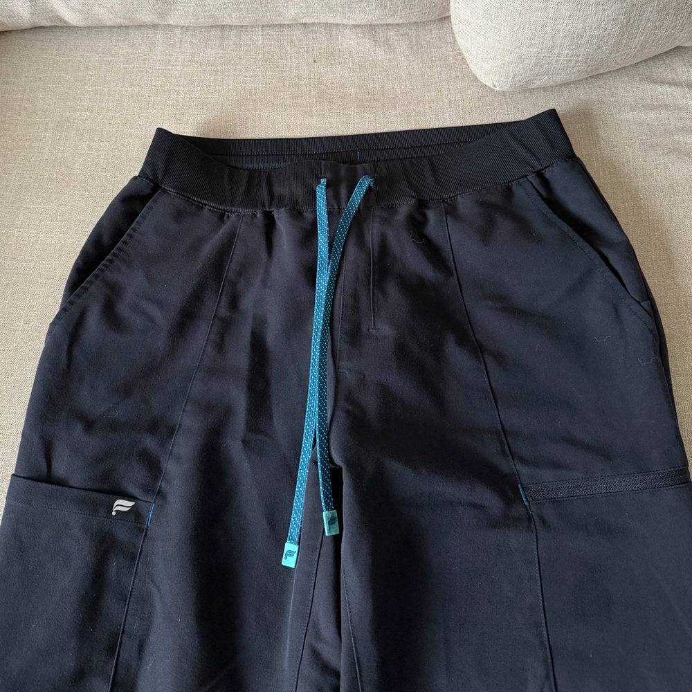 Fabletics Black Scrub Jogger Set - image 6